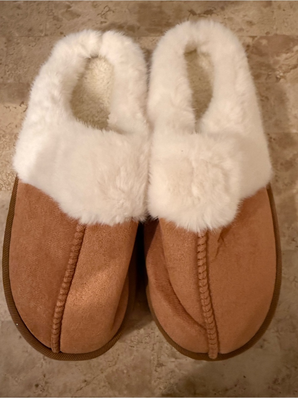 New Cozy Shearling-Lined Suede Slippers in Chestnut and Cream size 40-41